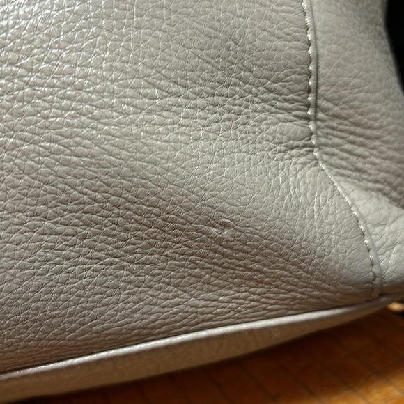 Michael Kors Grey Taupe Zipper Shoulder Bag Cream Straps 14.4”Lx11.5”Hx4”W - Picture 16 of 17